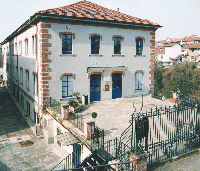 Biblioteca dall'esterno